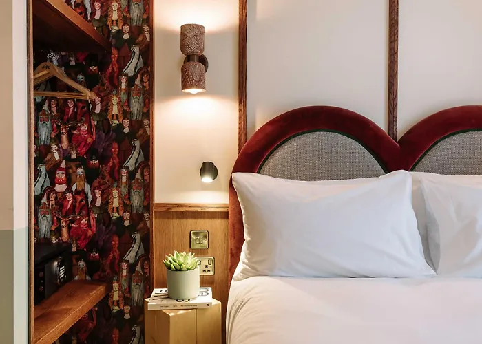 Room2 Belfast Hometel