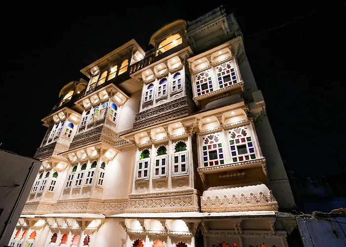 Royal Rafahiya - A Rooftop Lake View Hotel Near Lake Pichola Udaipur