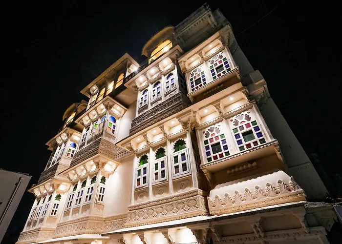 Royal Rafahiya - A Rooftop Lake View Hotel Near Lake Pichola Udaipur