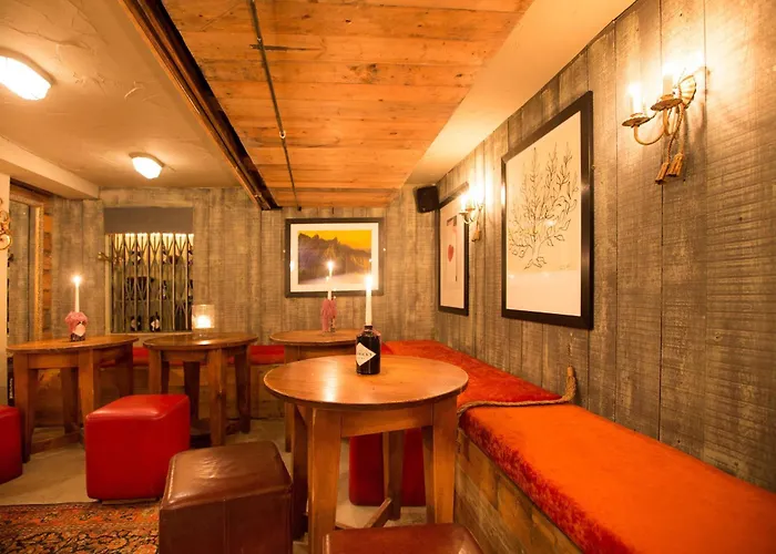 The Crown And Sceptre Hotel London