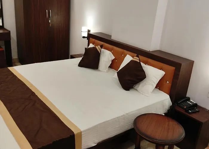 Grand Pearl Hotel & Banquet Lucknow