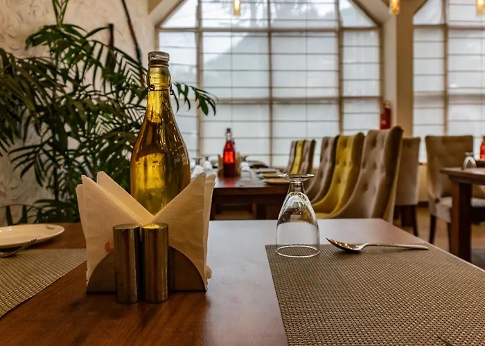 Hotel Snowcrests Manor Manali 