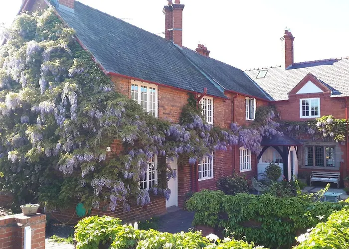 Cotton Farm Bed & Breakfast Chester