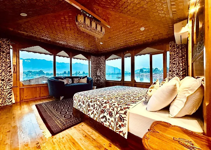 New Jacquline Heritage Houseboats Srinagar 