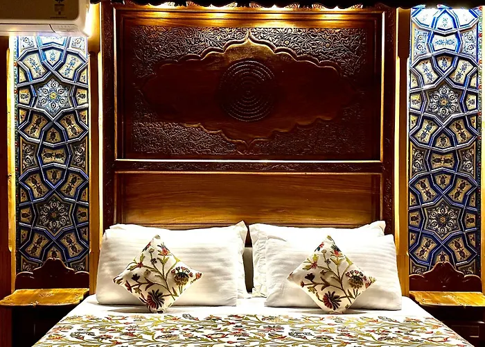 New Jacquline Heritage Houseboats Srinagar 