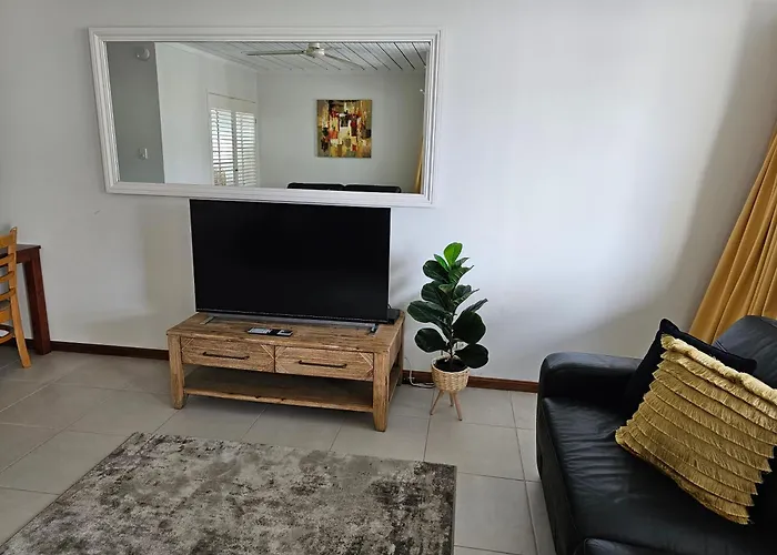 Airlie Seaview Apartments Airlie Beach