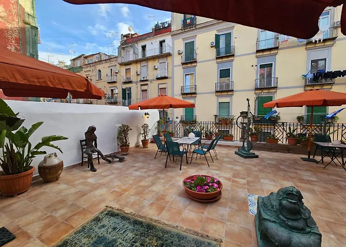 The Spanish Palace, Suites, Rooms, Apartments & Terraces Naples