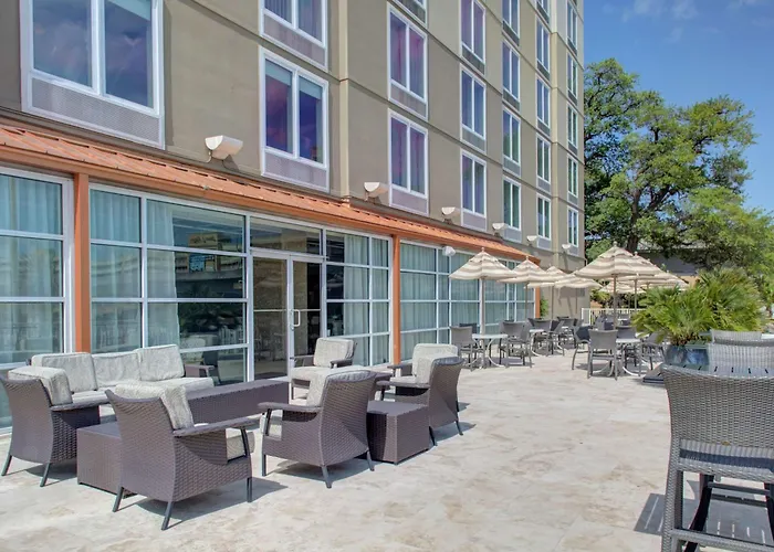 Doubletree By Hilton Biloxi Hotel