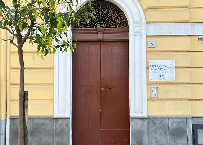 Sorrento Street View Hotel