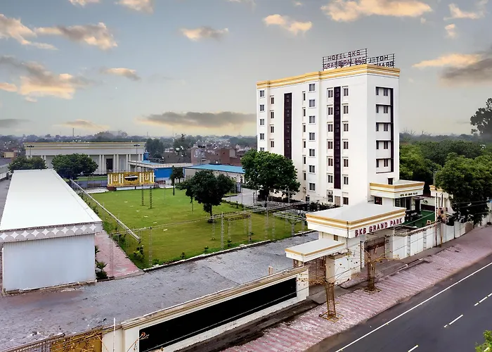 Hotel Sks Grand Palace-Vrindavan