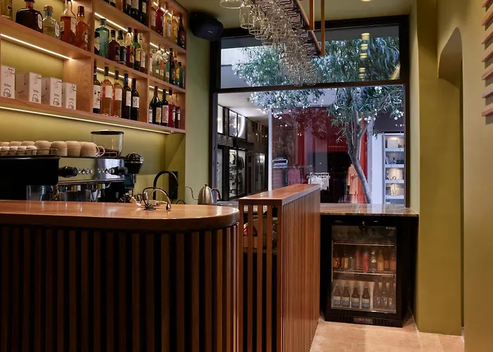 Dwell - Elegant City Stay Athens