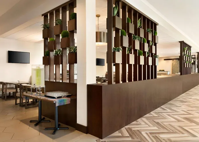 Embassy Suites By Hilton San Antonio Landmark