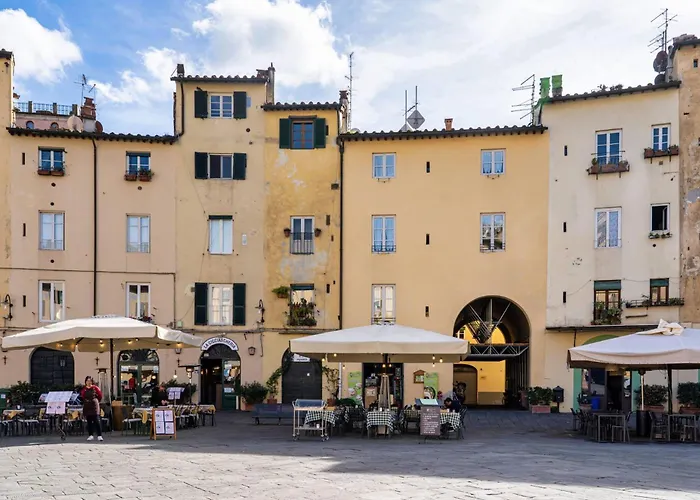 La Dimora Nell'Anfiteatro Superior Room And Apartment Self Check In Elevator Air Conditioning Lucca