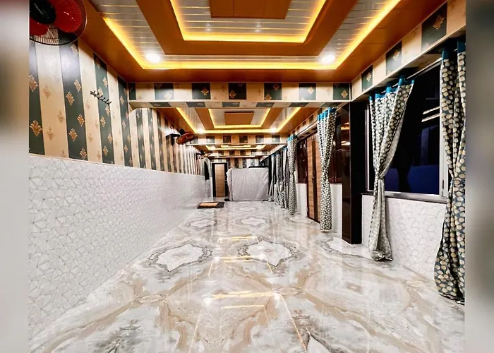 Hotel Raghunandan Inn Near Ram Janambhumi , Parking Available Ayodhya