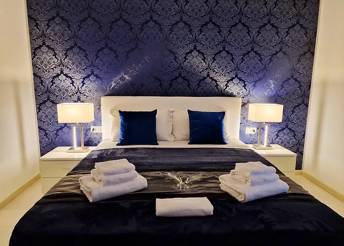 Maschio Angioino Suite Naples