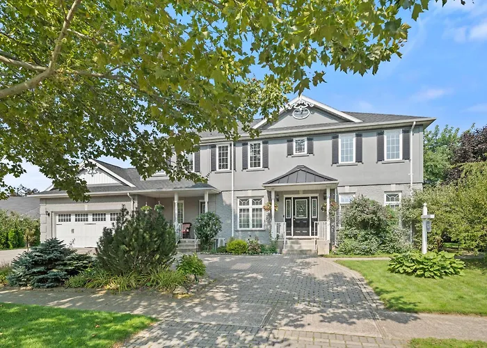 Charlottetown House Bed & Breakfast Niagara-on-the-Lake
