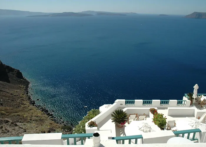 Strogili Aparthotel Oia