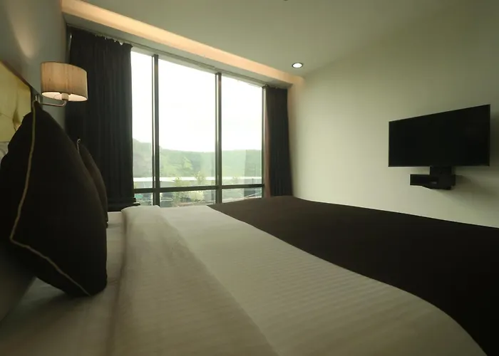 Hotel Mumbai House Airoli, Navi Mumbai