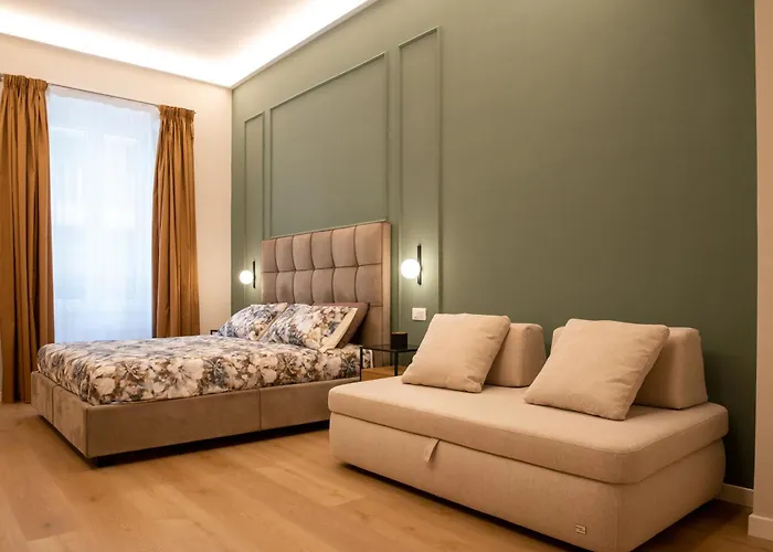 Suite 33 Naples