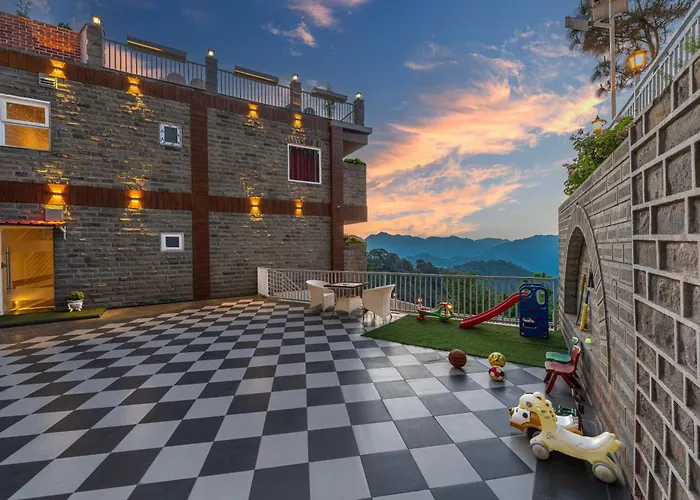 Hotel Wood Stock Luxury - A Boutique Property - Penthouse - Open Air Restaurant & Terrace Kasauli