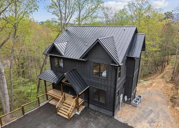 Black Bear Cove Gatlinburg