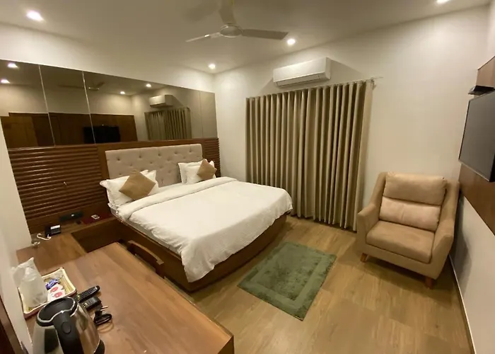 Hotel Evershine Rajkot