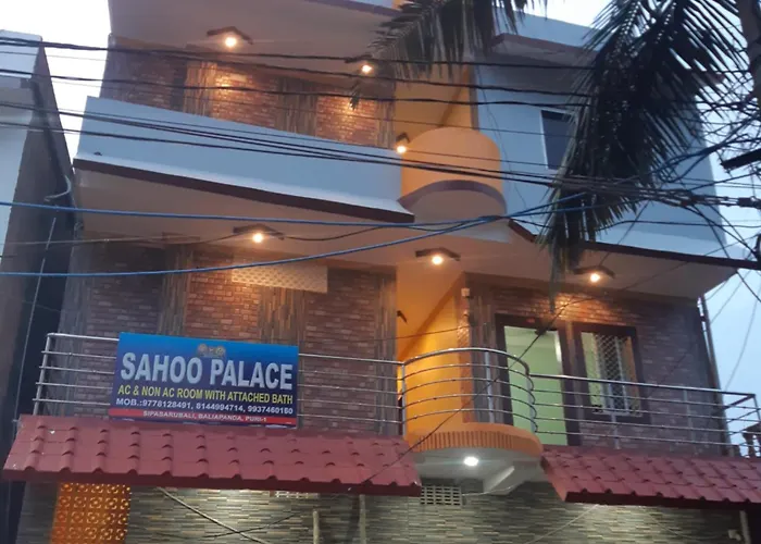 Goroomgo Sahoo Palace Puri - Prime Location Near Sea Beach - Excellent Service With Parking Facilities