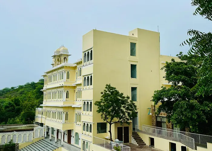Mewar Palace Resort And Spa Udaipur
