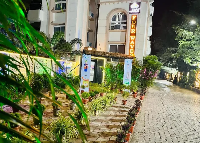 Hotel Four Waves Puri