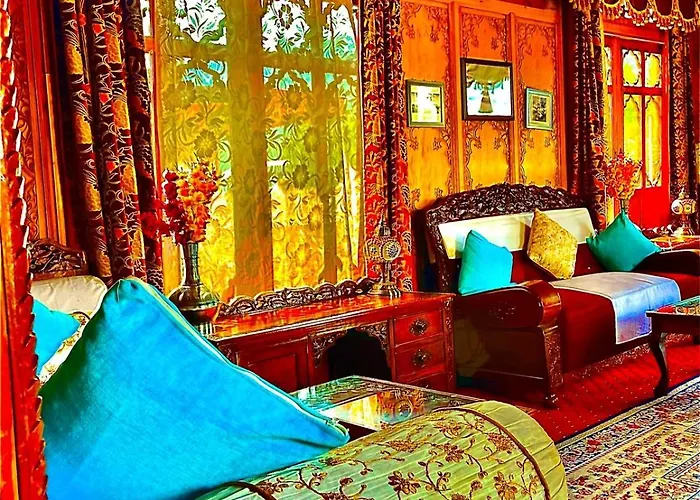 Crown Of India Group Of Houseboats Hotel Srinagar 