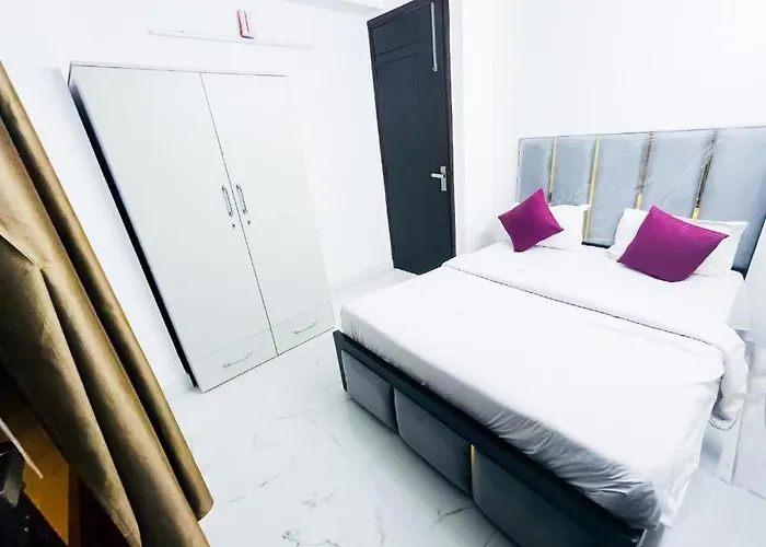 Hotel 24By7 New Delhi