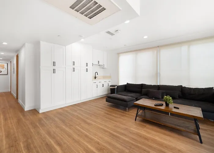 Charming Urban Retreat Near Usc In La- Private Room With Share Living Room With Kitchen Los Angeles