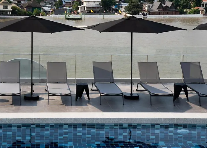 The Standardx, Bangkok Phra Arthit Hotel