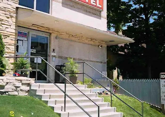 National Avenue Hotel Milwaukee