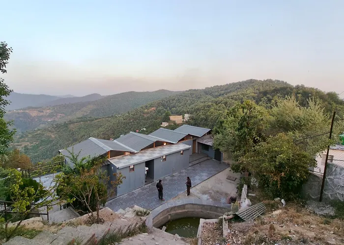 Woodpecker Nest By Lakes & Woods Mukteshwar