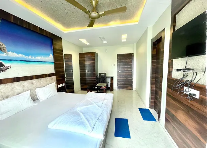 Hotel R- R Near Sea-Beach-&-Temple, Rooms With Balcony, & Wifi-Lift-Restaurant ,Fully-Air-Conditioned Hotel With Upi And Card Payment Facility Puri