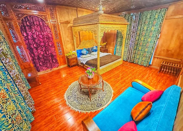 Shabnam Houseboats Hotel Srinagar 