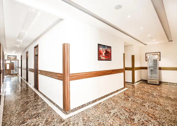 Hotel Woodcrest Zirakpur - Best Family Hotel By - A Unit Of Sidham Group