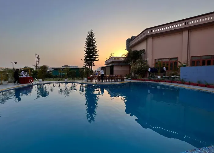 Hotel Padmini Palace Rani Pokhri