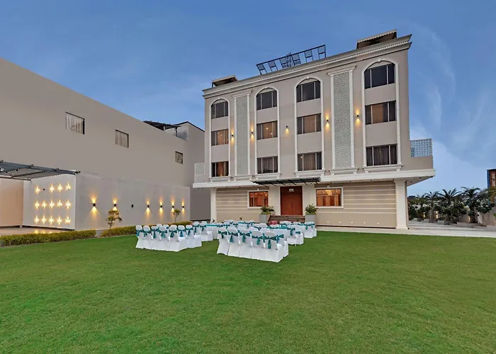 Click Collection Grand Gateway Varanasi