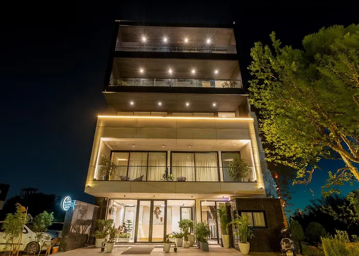 The Lodgers Luxury Hotel Near Golf Course Road Gurgaon