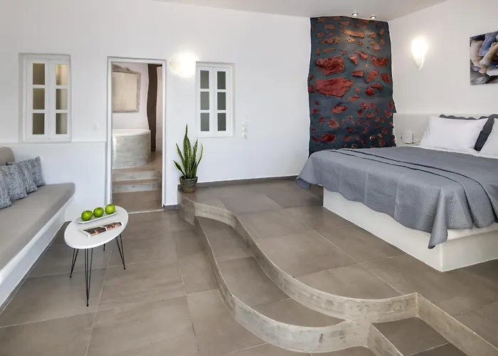 Lava Stone Bed & Breakfast Oia