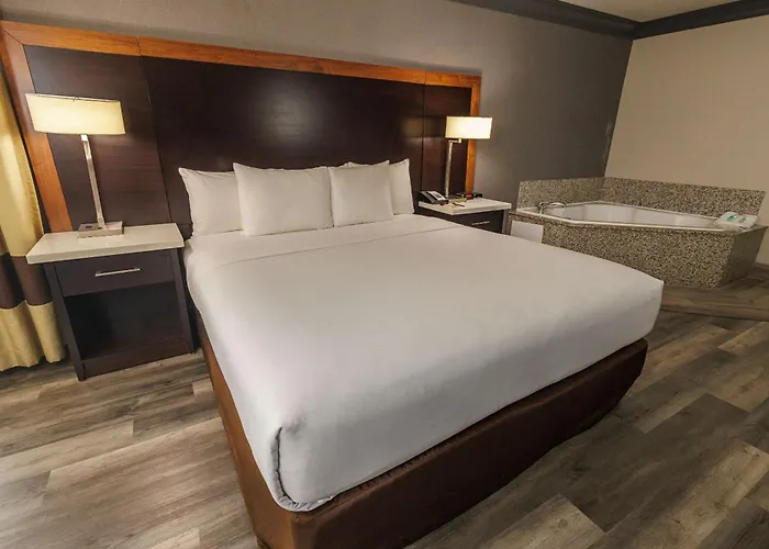 Comfort Inn & Suites Near Universal - N Hollywood - Burbank Los Angeles