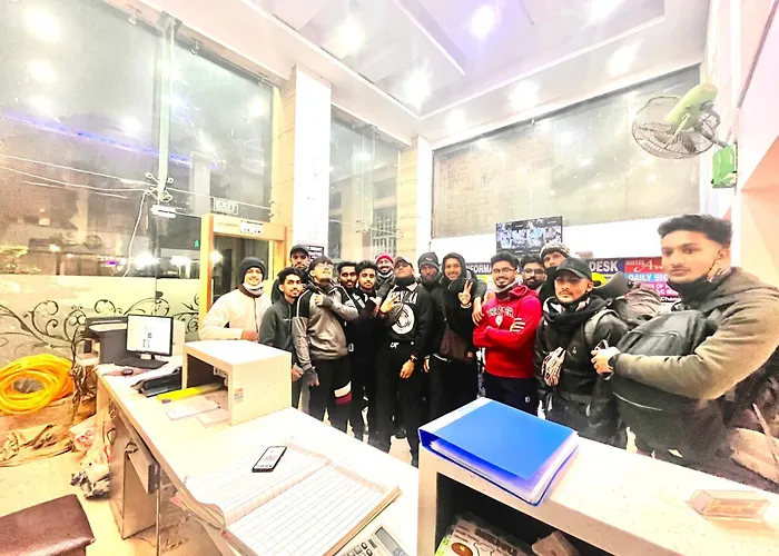 Hotel Ambience -5 Mints Walk From Railway Station New Delhi