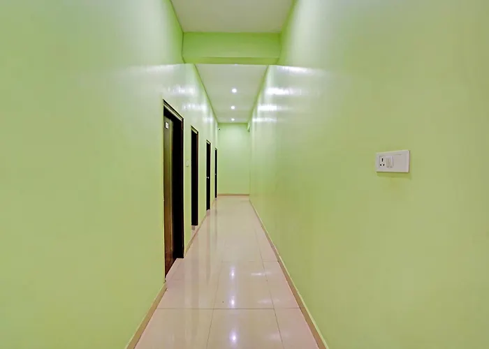 Hotel O Sarita Palace Lucknow