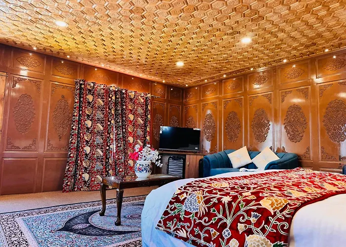 Shabnam Houseboats Hotel Srinagar 