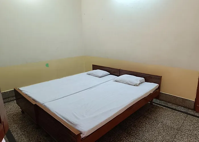 Sheetal Tourist Lodge Varanasi