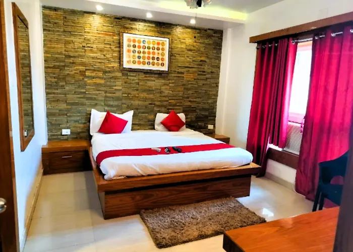 Swimmimg Pool - Hotel Santosh Residency Puri - All Room Fully Air- Conditioned With Lift - Wifi - Parking And Children Play Ground - Best Luxury Budget Stay