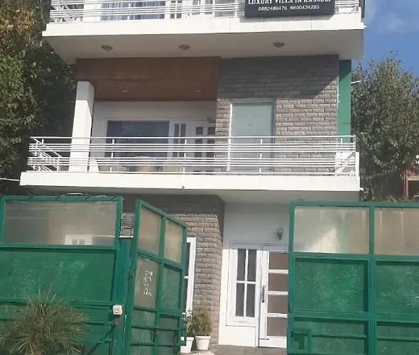 The Castle Villa Pine View Kasauli