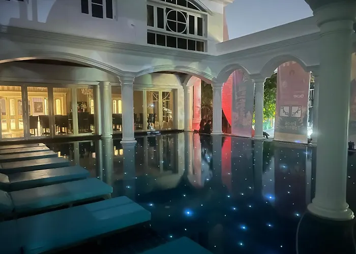 V20 Boutique Jacuzzi Hotel Bangkok